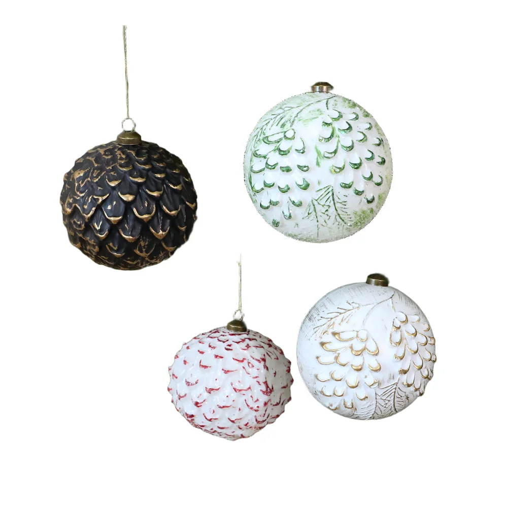 

Charming Tree Decorations Vintage Christmas Retro Tree Decorations Charming Retro Appearance Classic Holiday Style