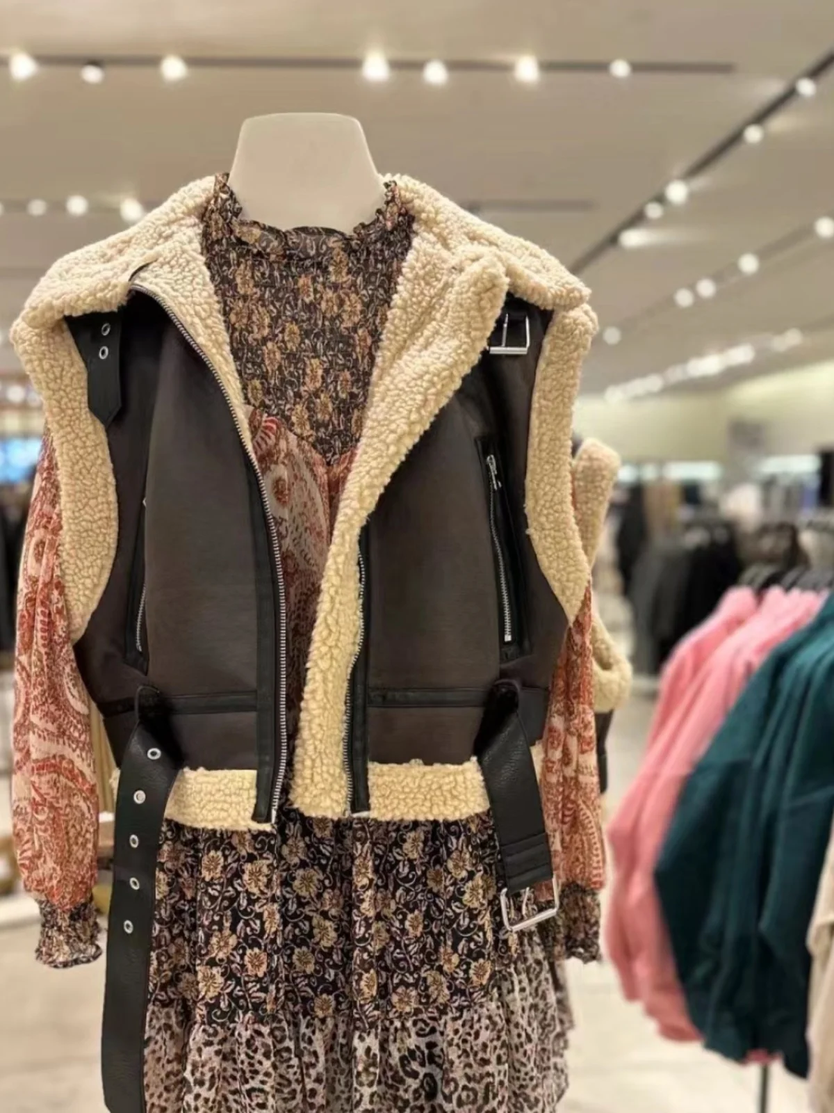 

Double-Sided Leather-Fur Inteated Motorcycle Sle Vest Women's Faion Autumn Winter New Arrival Stand Collar Zipper ke...