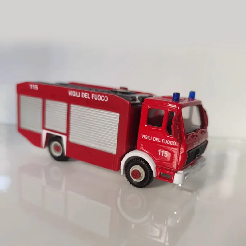 Modelo de coche de juguete de aleación de simulación de motor de bomberos a escala 1:43, regalo para niños, adorno de escena de recuerdo, colección clásica