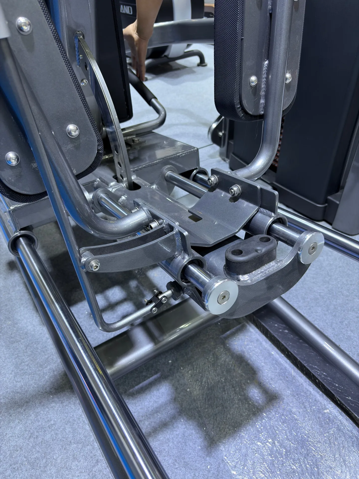 อุปกรณ์ออกกำลังกายแบบหมุนสำหรับบริหารลำตัว รุ่นไฮเอนด์ ปี 2025 ใช้ระบบน้ำหนักแบบกด