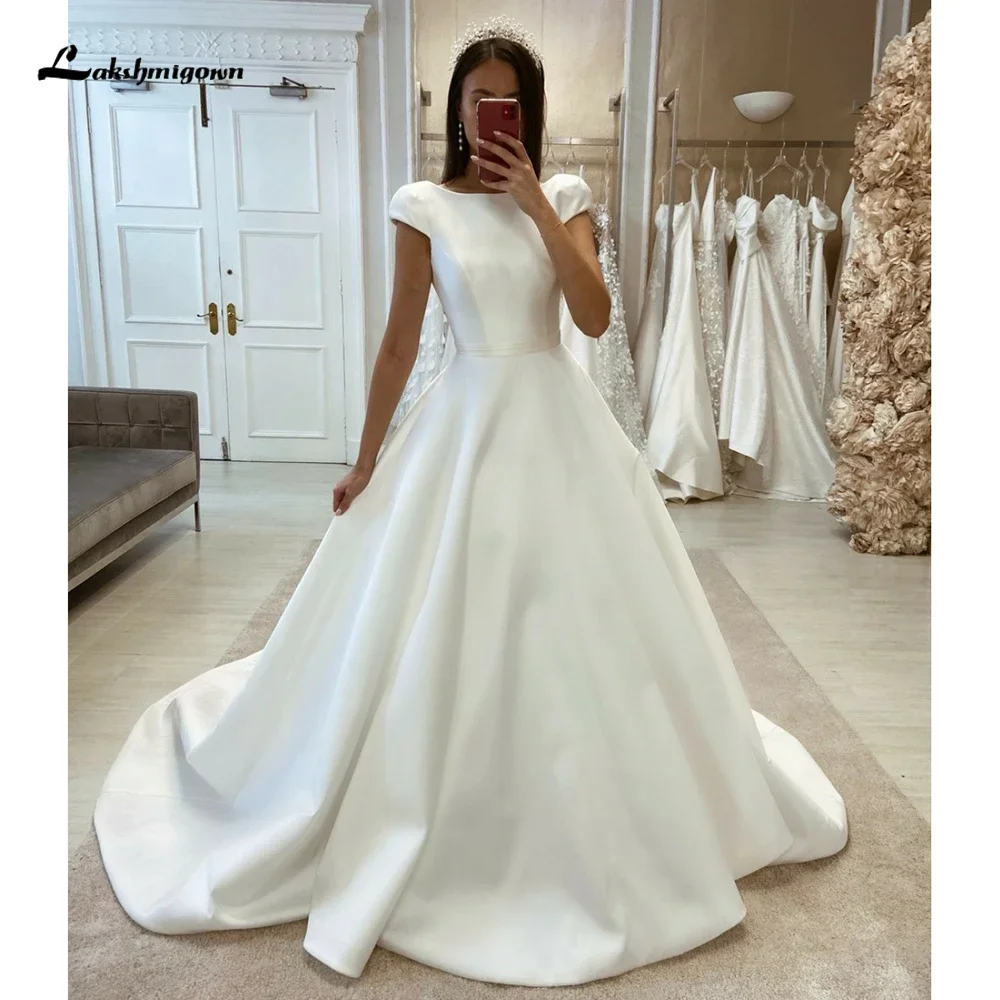 2025 Simple Solid Wedding Dress Satin O-Neck A-Line Short Cap Sleeves Bridal Gowns Beach Princess Bride Dress robe de mariée ves