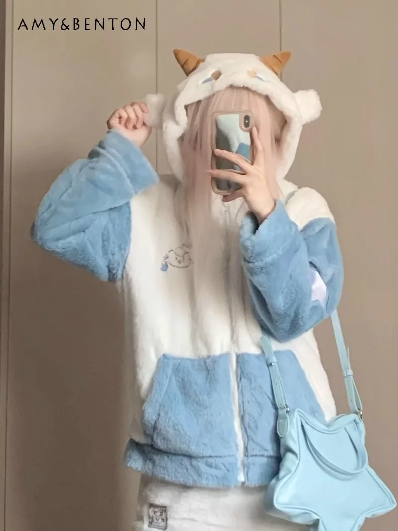 

Оригинальная милая мультяшная вышитая лоскутная утепленная плюшевая куртка с капюшоном в японском студенческом стиле, милая свободная повседневная зимняя куртка