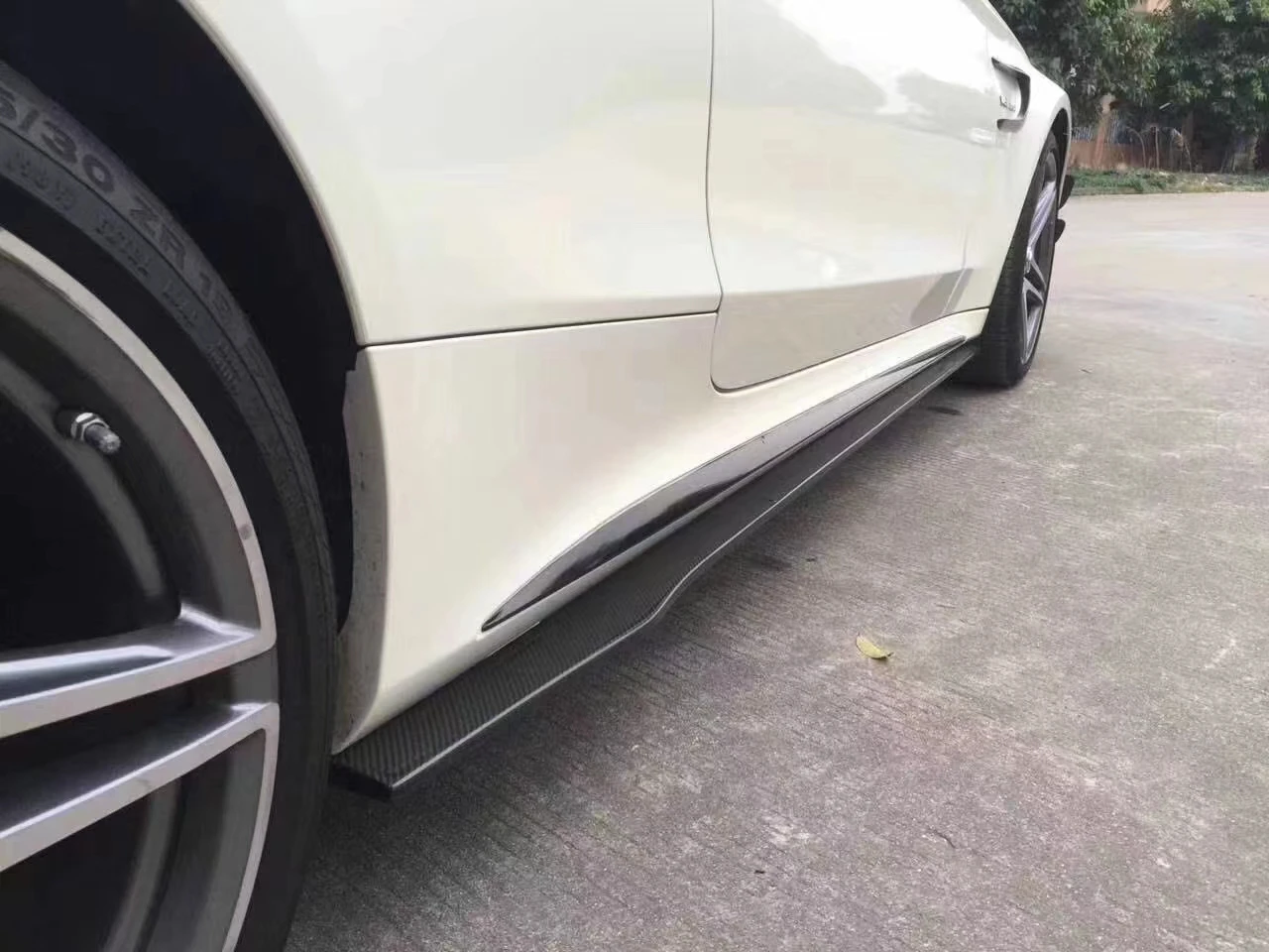 W205 PSM スタイルサイドスカート車の外装アクセサリーカーボンファイバールックサイドスカート C クラス W205 C63