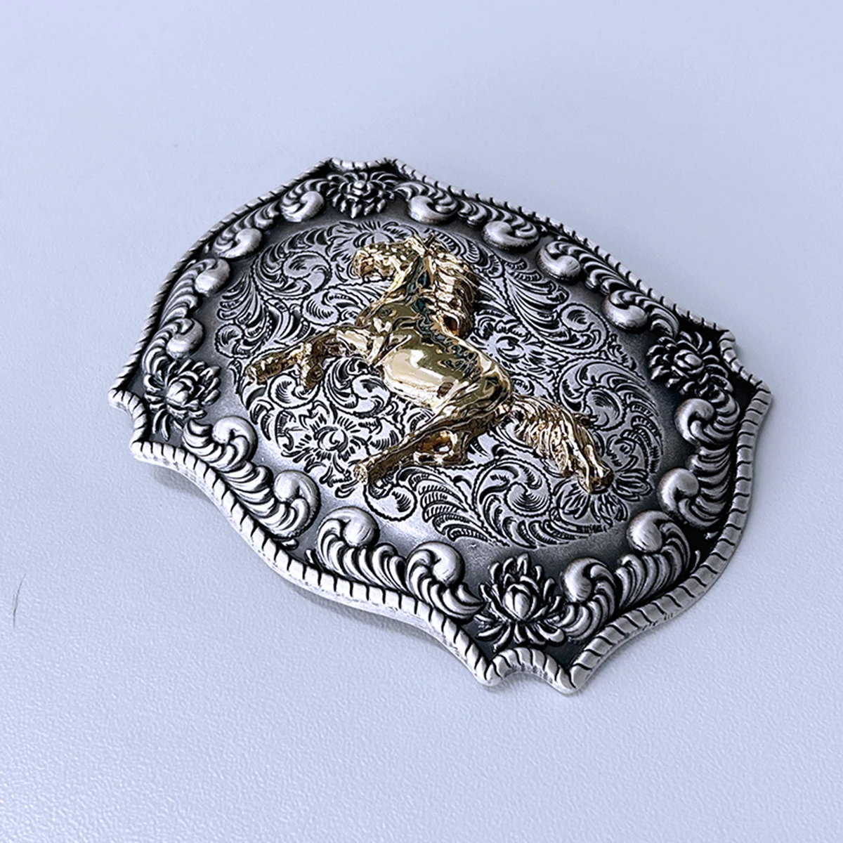 hebilla-de-cinturon-estilo-vaquero-con-diseno-de-caballo-en-movimiento-bicolor-plateada-y-dorada-accesorio-de-cinturon-vintage-para-hombre-modelo-bk-wt129vsg