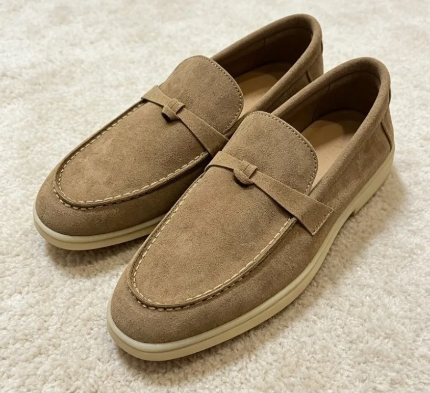 Slip-on loafer flats for couples, unisex casual sport shoes for men women, British classic comfort walking trainers.