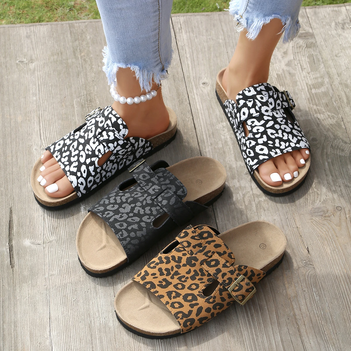 

Women's Fashionable Leopard Print Decorative Outdoor Casual Slippers 2026 Summer New Anti-slip Comfortable Beach Slippers