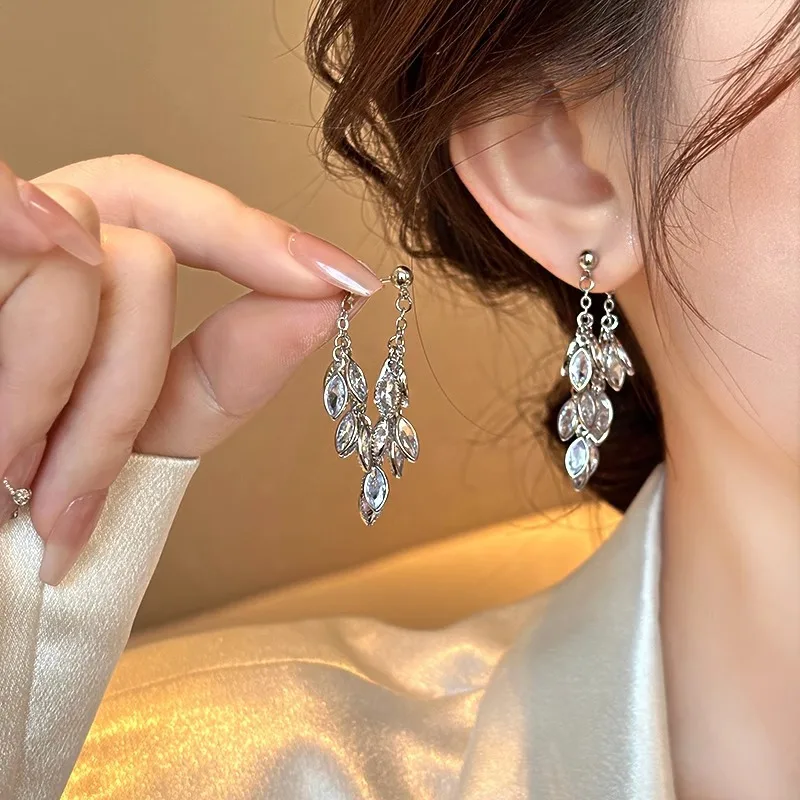 Korean Style New Design Fashion Jewelry Silver Color Luxury Zircon Tassel Earrings Elegant Women's Evening Party Accessories