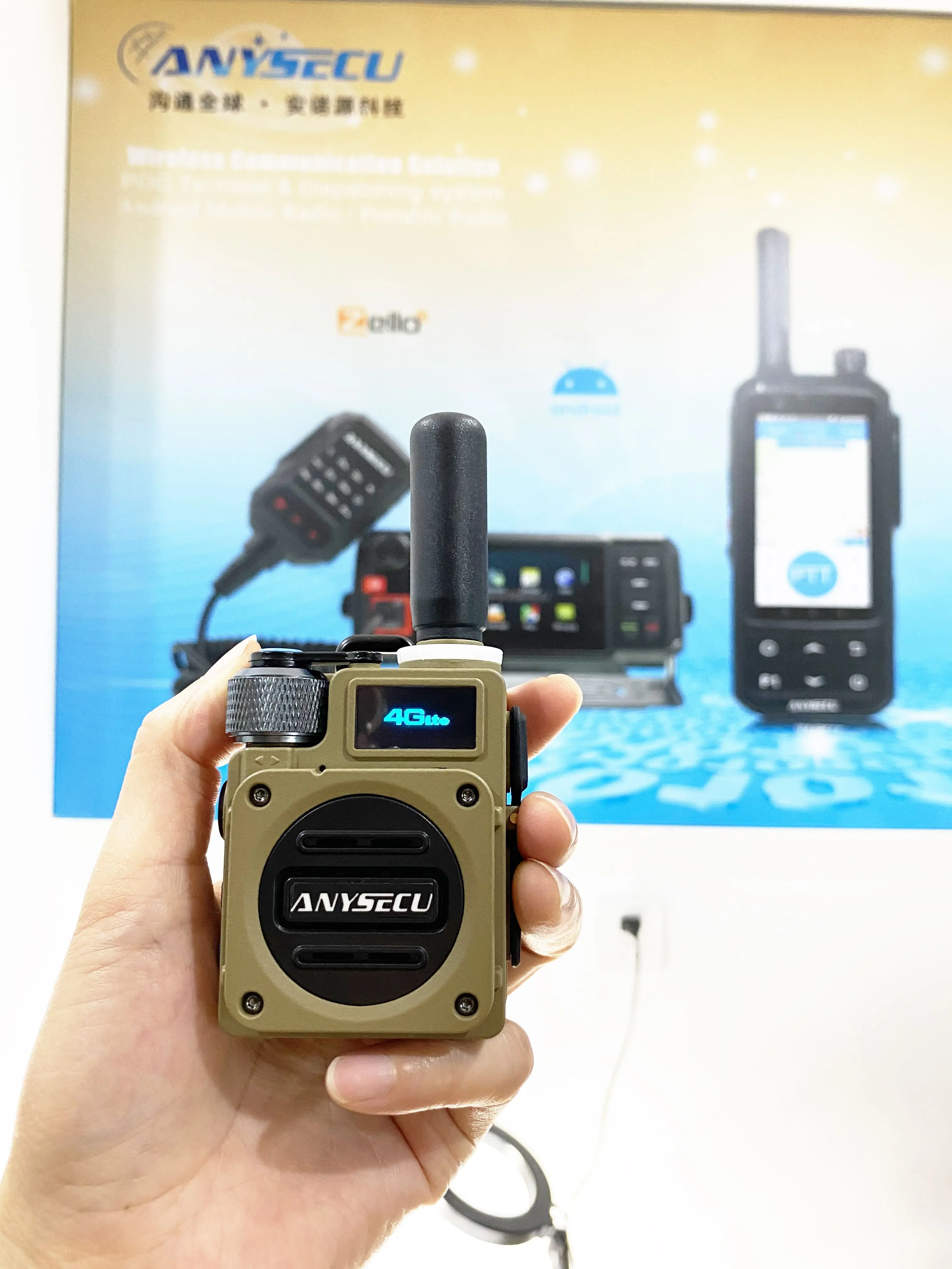 G6 Long Talk Range 4G LTE POC Network Radio Sim Card Walkie Talkie Two Way Radio