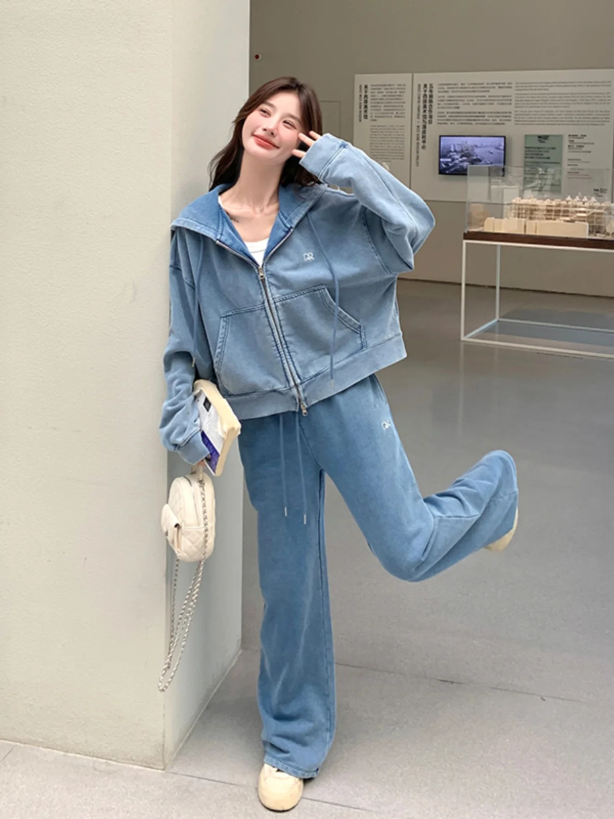 

Blue Knitted Denim Wide Leg Pants Set Women's Casual Age-defying Small Size Two-piece Spring Autumn Fashionable Set