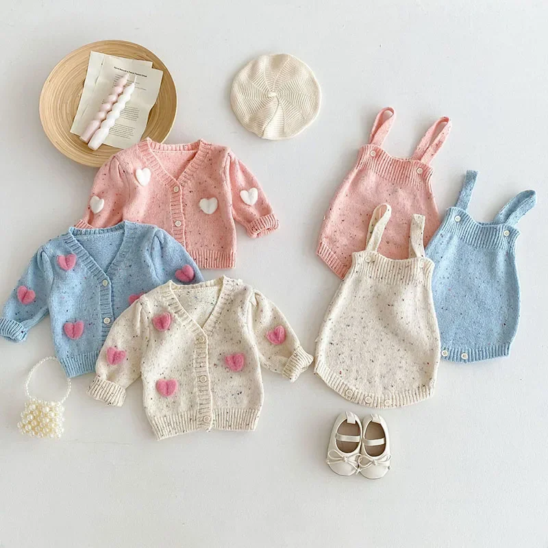 

2024 Baby Girl Knitting Clothes Suit New Autumn Toddler Embroidered Love Knitted Cardigan+Jumpsuit Children Knitted Clothes Set