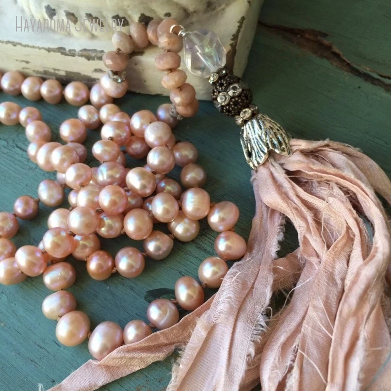 ロマンチックな魅力的なウェディングネックレス,10個,自由奔放に生きるスタイル,ピンクの真珠,シルクのタッセル,ユニークな手結び