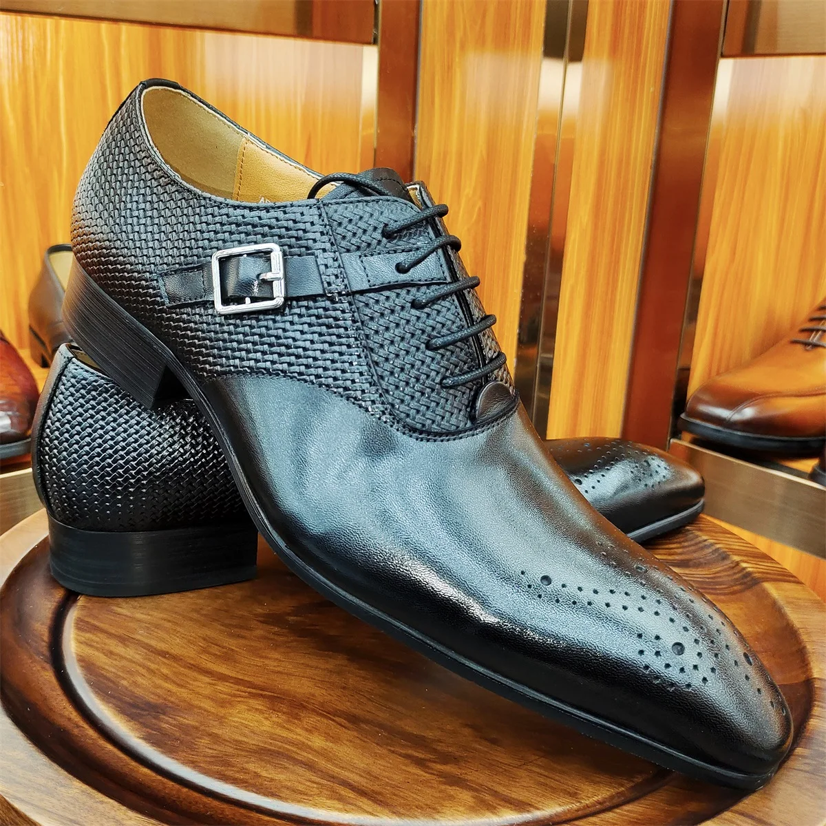 Luxury Mens Business Genuine Leather Oxfords Fashion Wedding Shoes Lace-up Pointed Toe Black Coffee Brogues Dress Shoes