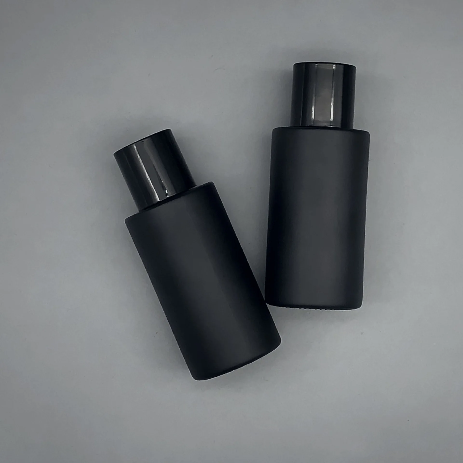 50ML Premium Perfume Bottle Portable Black Perfume Dispenser Bottle Exquisite Cosmetic Spray Bottle Glass Empty Bottles
