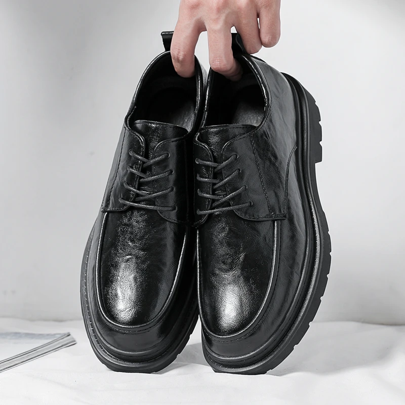 

Мужские минималистичные кожаные туфли. Удобные повседневные туфли в джентльменском стиле для вечеринок или деловых офисов. Свадебный костюм жениха. Лидер продаж.