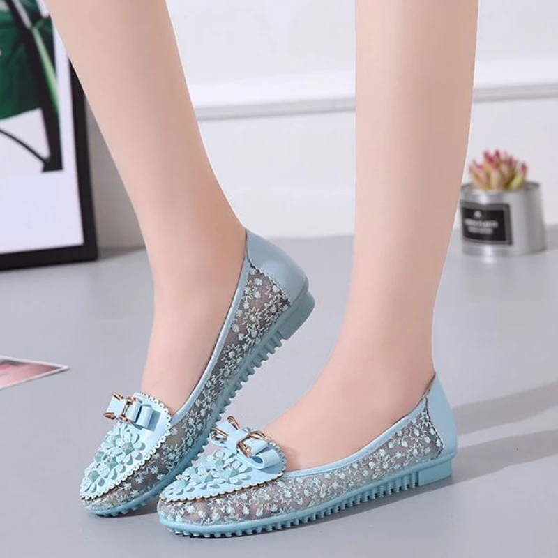 

Летние женские туфли из дышащей сетки с острым носком и бантом, тренд 2025, низкая цена, оптовая продажа, удобные повседневные женские туфли на плоской подошве