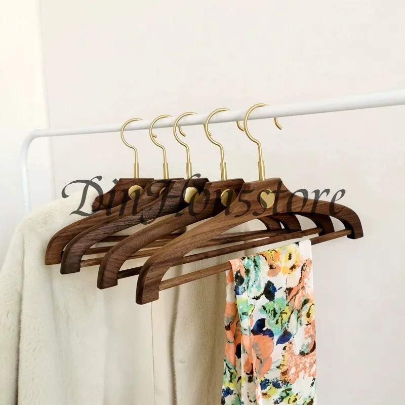 Solid Walnut Wooden Hanger No-Mark Design Clothing Rack for Hotel and Bedroom Coat Hanger Stand Boutique Garment Display