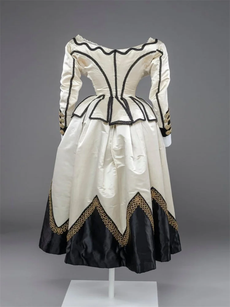 

1860s Victorian Edwardian Visiting Duchess Costume Historical Royal Court Noble Tea Party Ball Gown