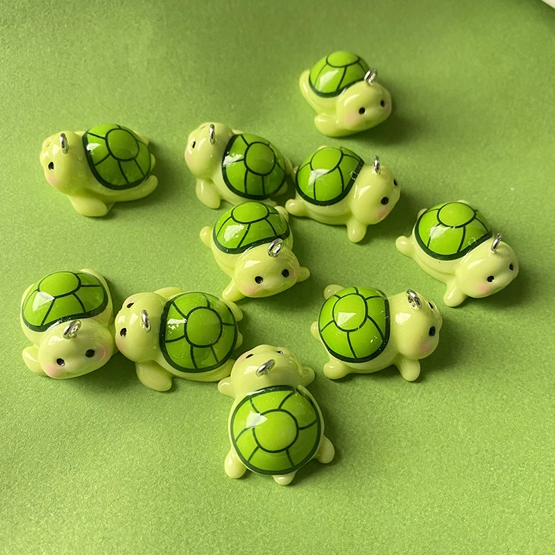 Breloques en résine petite tortue 3D Kawaii, pendentif Animal de dessin animé pour boucle d'oreille, porte-clés, décoration de bricolage, fabrication de bijoux, 10 pièces