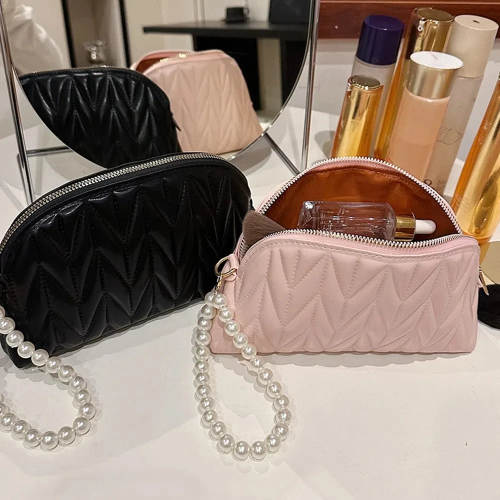 

Multifunctional Pearl Chain Makeup Bag Large Capacity Korean Style Travel Toiletry Bag Waterproof Lightweight Makeup Storage Bag