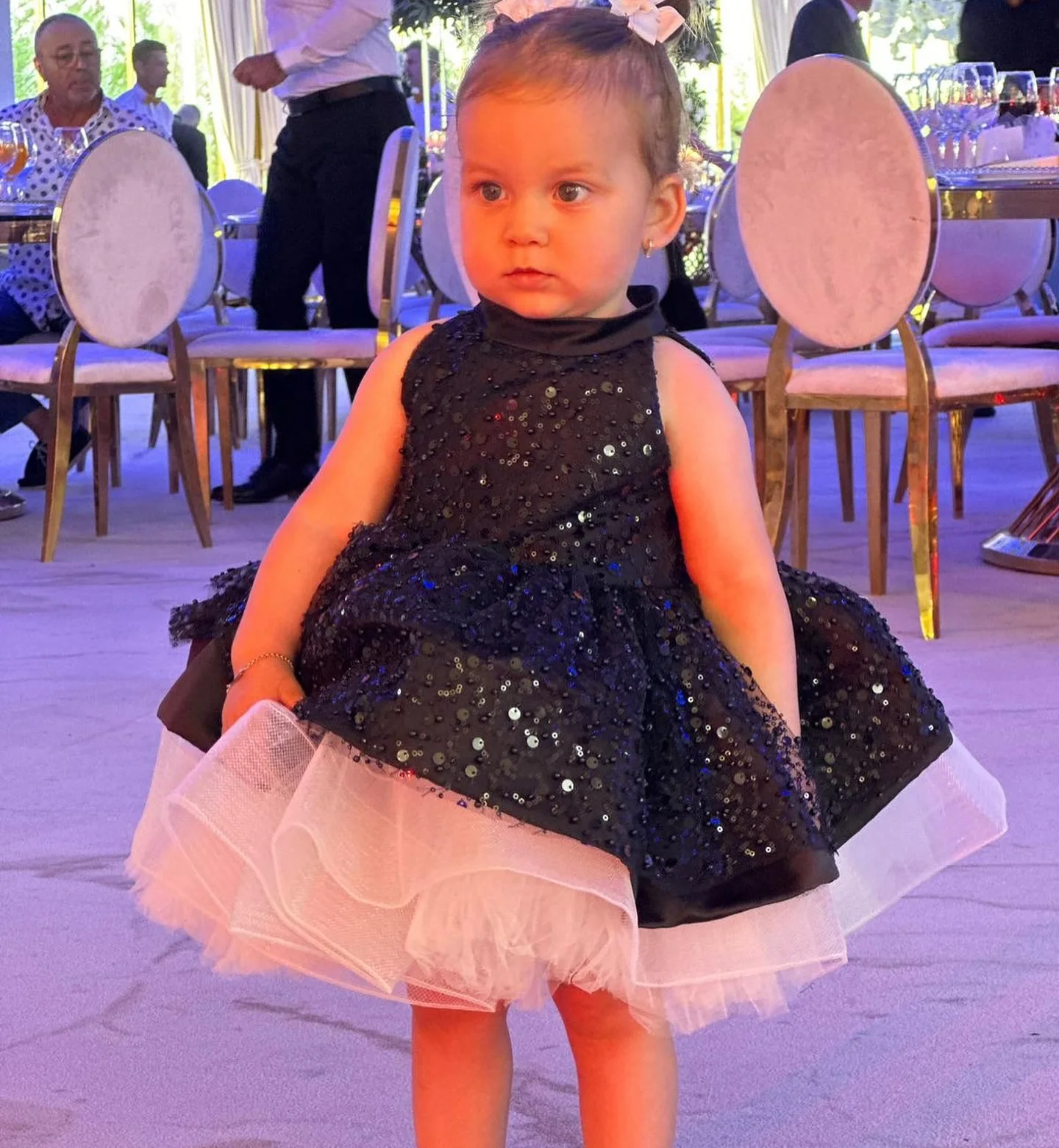 

Черное пышное платье с пайетками для малышей длиной до колена, бальное платье принцессы для выпускного вечера для детей, короткое платье с лямкой на шее для девочек с цветочным узором