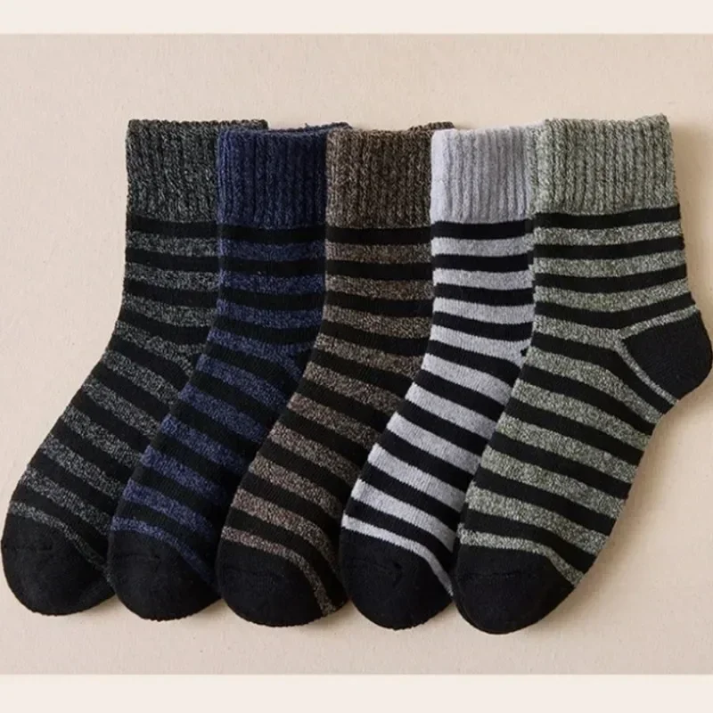 Men\'s Medium Tube Socks Winter Plush Thicken Warm Striped Socks Comfortable Elastic Solid Color Home Floor Socks Simple Gifts