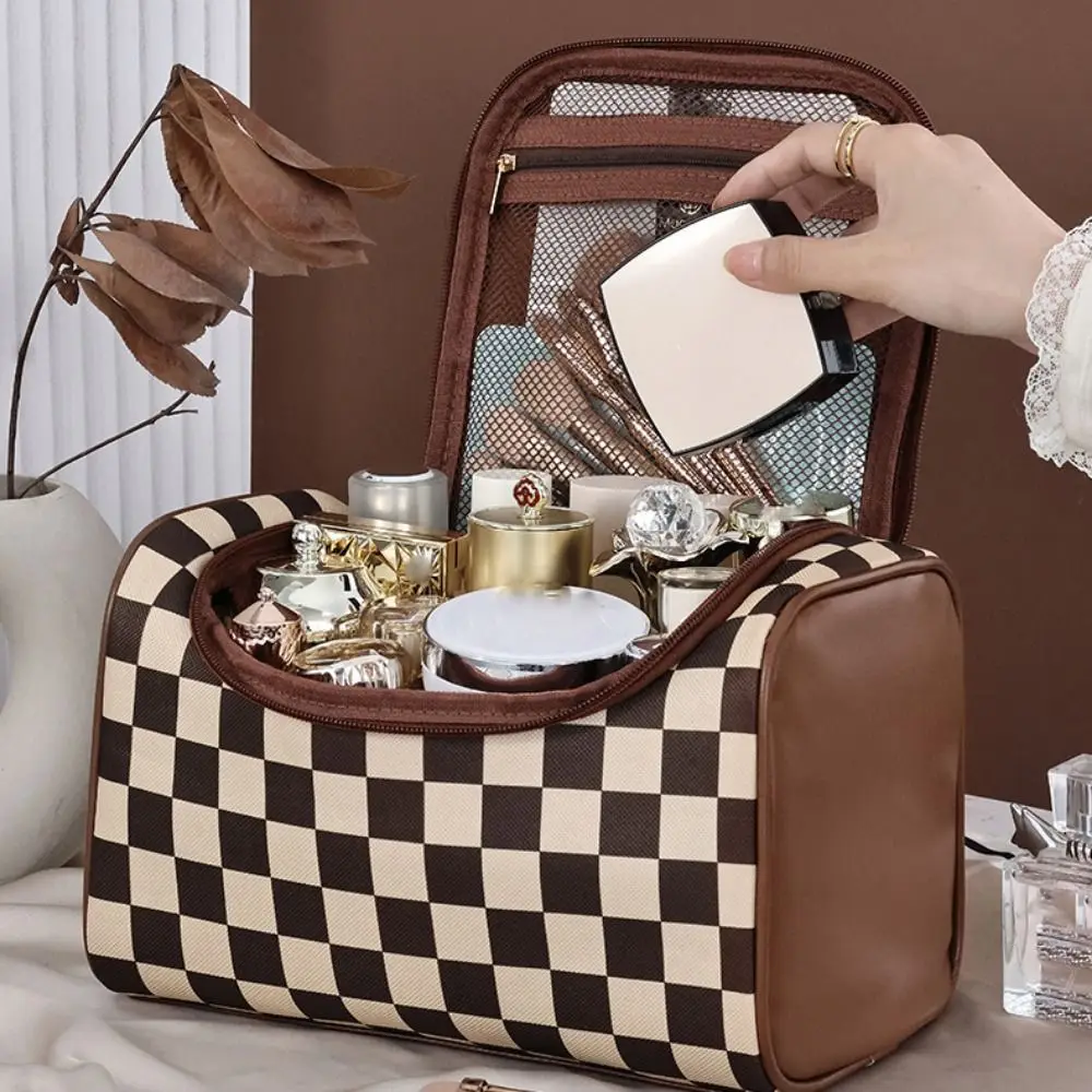بو الجلود الشطرنج حقيبة ماكياج همبرغر الكرتون الرجعية رقعة الشطرنج حقيبة مستحضرات التجميل أدوات الزينة المنظم سعة كبيرة #2