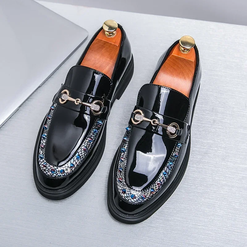 Fashionable Loafers Men PU Spliced Horsehead Buckle Decoration Comfortable Men Business Dress Casual Shoes Large 38-46