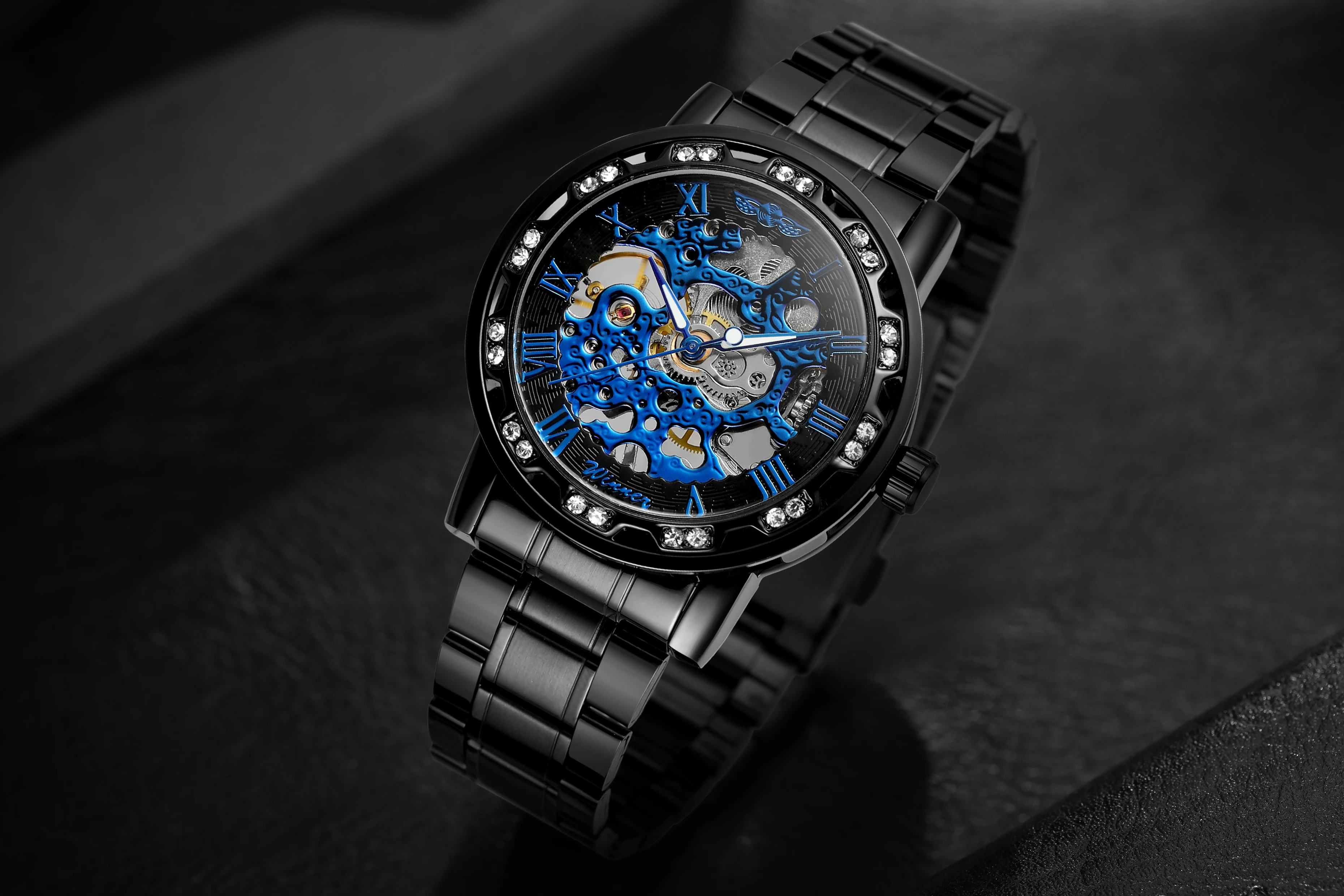 T-WINNER ファッションブラックブルーメンズスケルトン機械式時計彫刻高級ラインストーン発光ポインタースチールマン腕時計