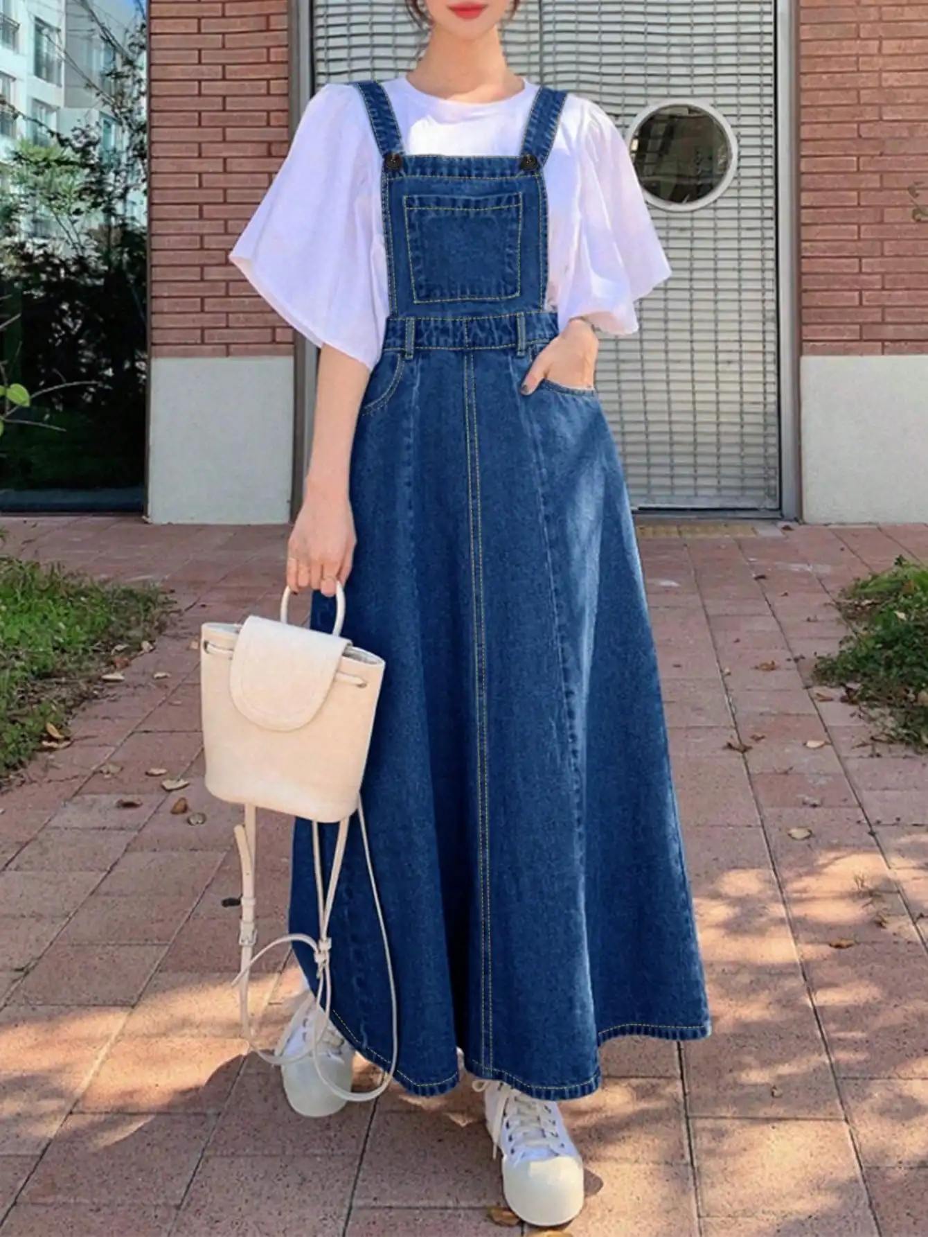 

2025 Trendy Outfit Women's Blue Denim Overall Dress Adjustable Straps Maxi Length Casual Vintage Style