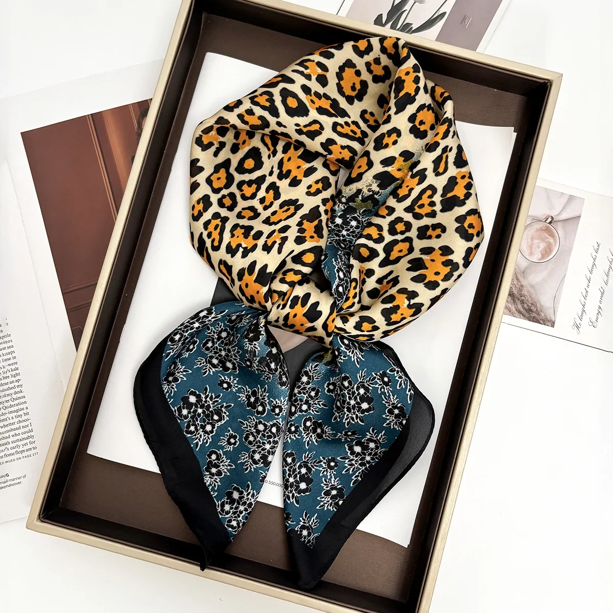高級 2025 サテンプリントヘアスカーフ女性ハンカチネクタイハンドリストスカーフショールラップヘッドヒジャーブバンダナエシャルプ