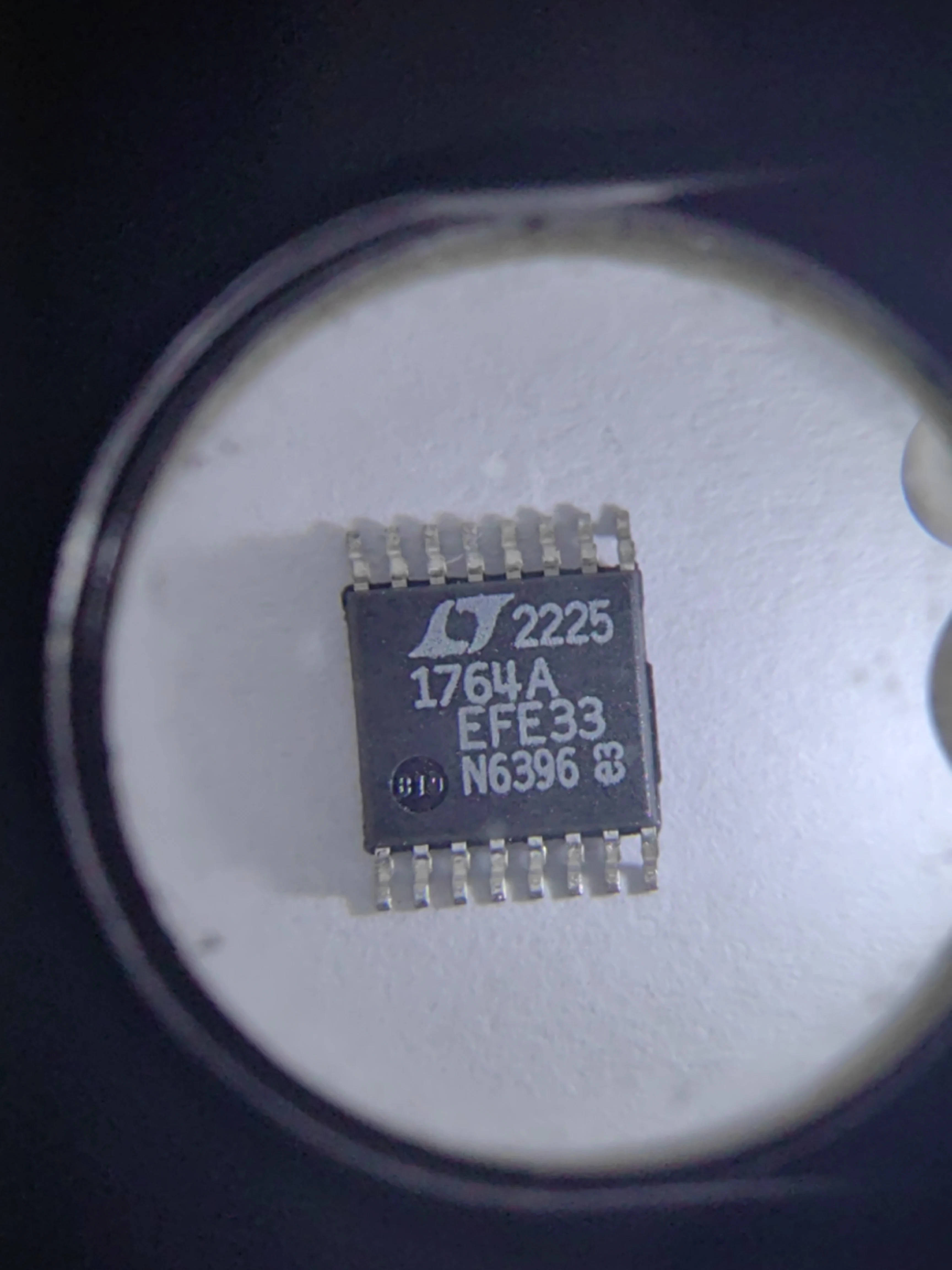 LT1764AEFE-1.5 LT1764AEFE LT1764AEFE-2.5 LT1764AEFE-3.3 LT1764AET LT1764 - 3A, การตอบสนองชั่วคราวที่รวดเร็ว, เสียงต่ํา, ตัวควบคุม LDO