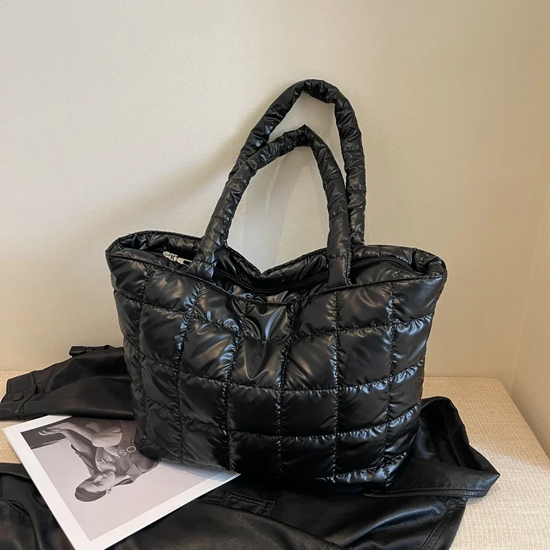 High Quality Winter Large Tote Fashion Feather Padded Handbag Lingge Down Women Underarm Bag Quilted Solid Designer Shoulder Bag