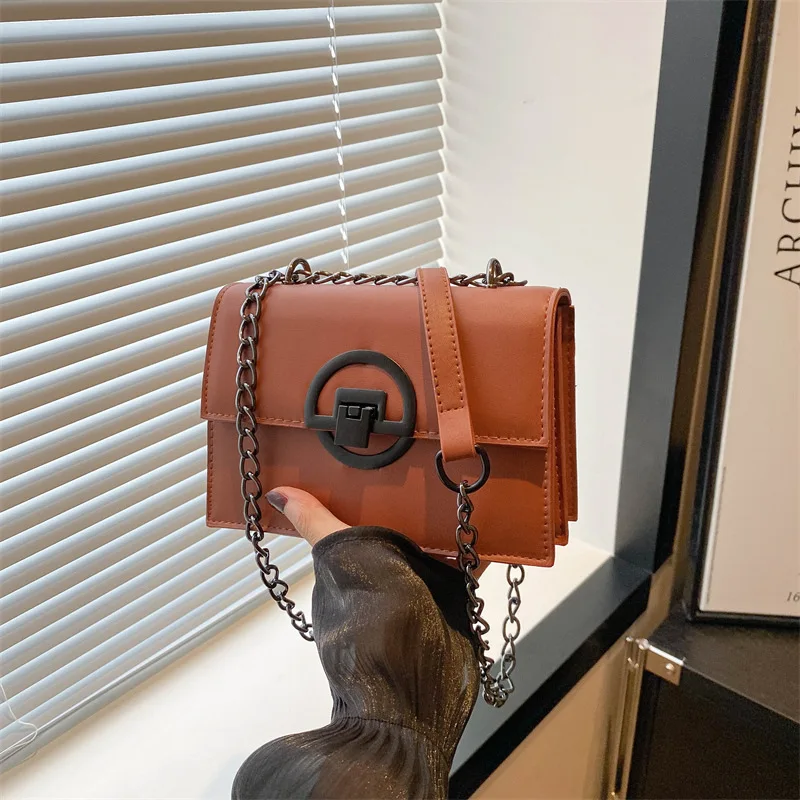 

Ретро-минималистичная сумка через плечо с цепочкой, новая модная сумка-кроссбоди 2025 года, персонализированная маленькая квадратная сумка в стиле Ins.