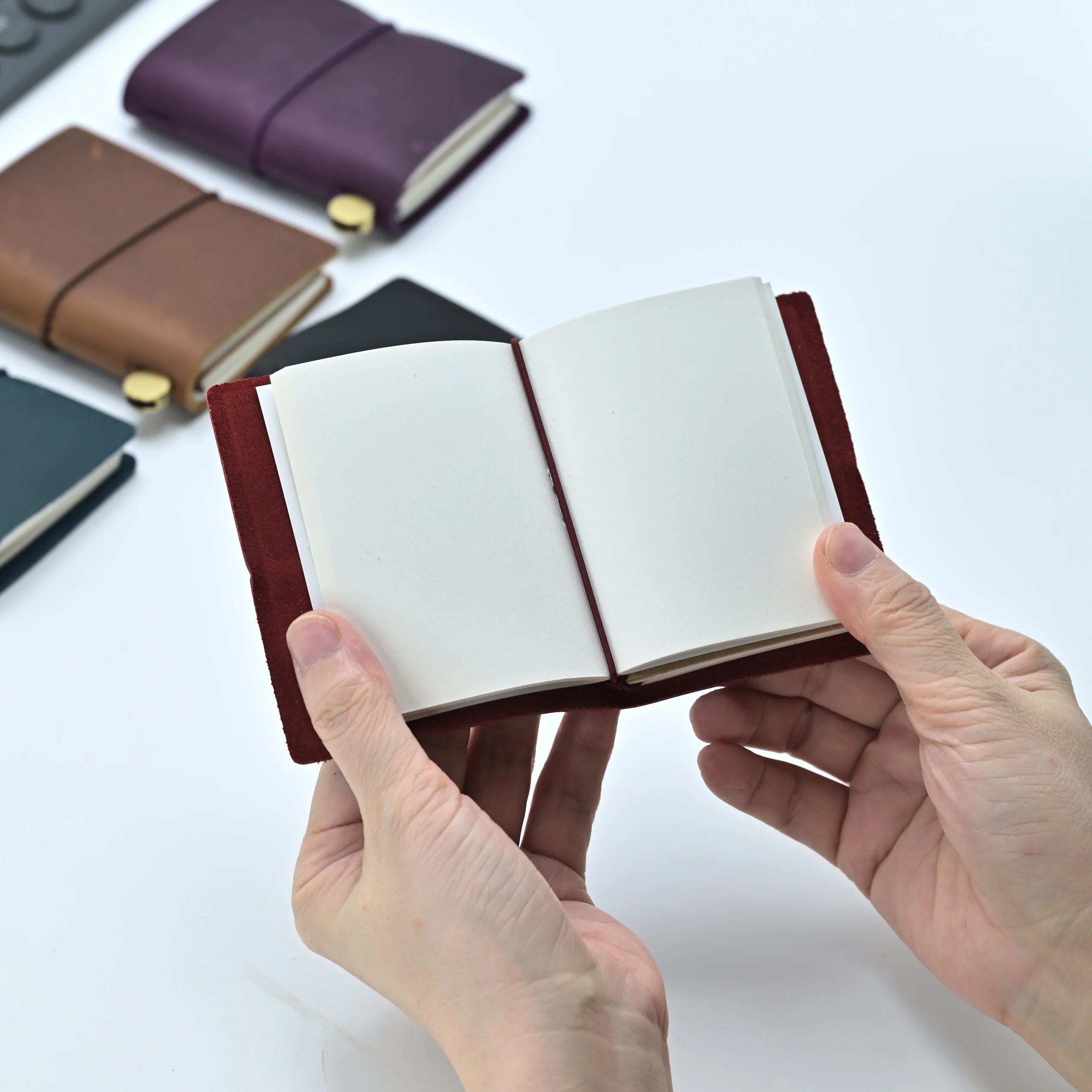 Handmade Cowhide Travel Notebook Mini Loose Leaf Notes, First-Layer Cowhide Pocket Notebook Refillable, Christmas Halloween