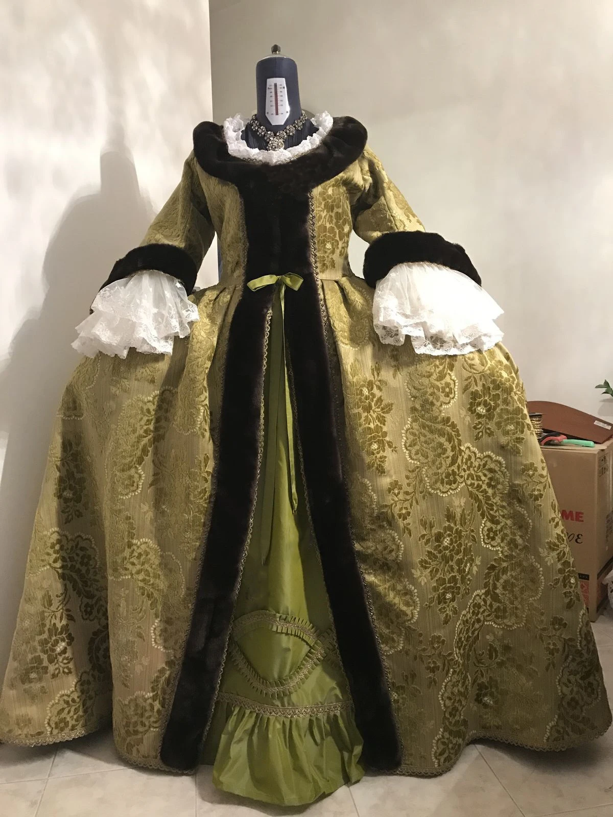 

Королевский двор 18-го века, платье в стиле рококо в стиле барокко, историческое Тюдор, елизаветинская королева, бальное платье для посетителей, рождественские театральные наряды