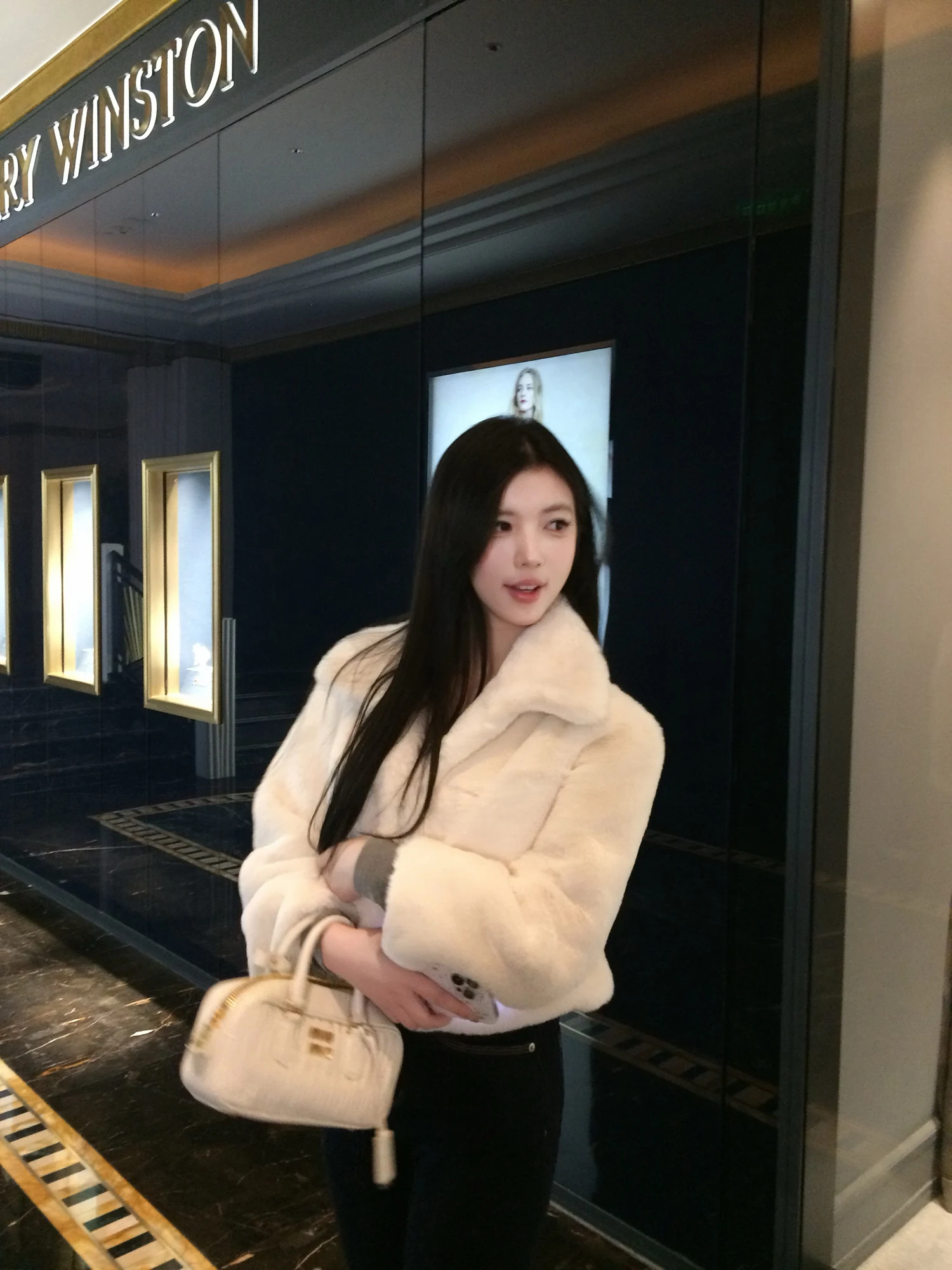 

the Swan Luxury ort Fur Coat Thi Warm Easy to Wear Ele Sle Long Sve Zipper Closure No Hat Winter Outerwear for W...