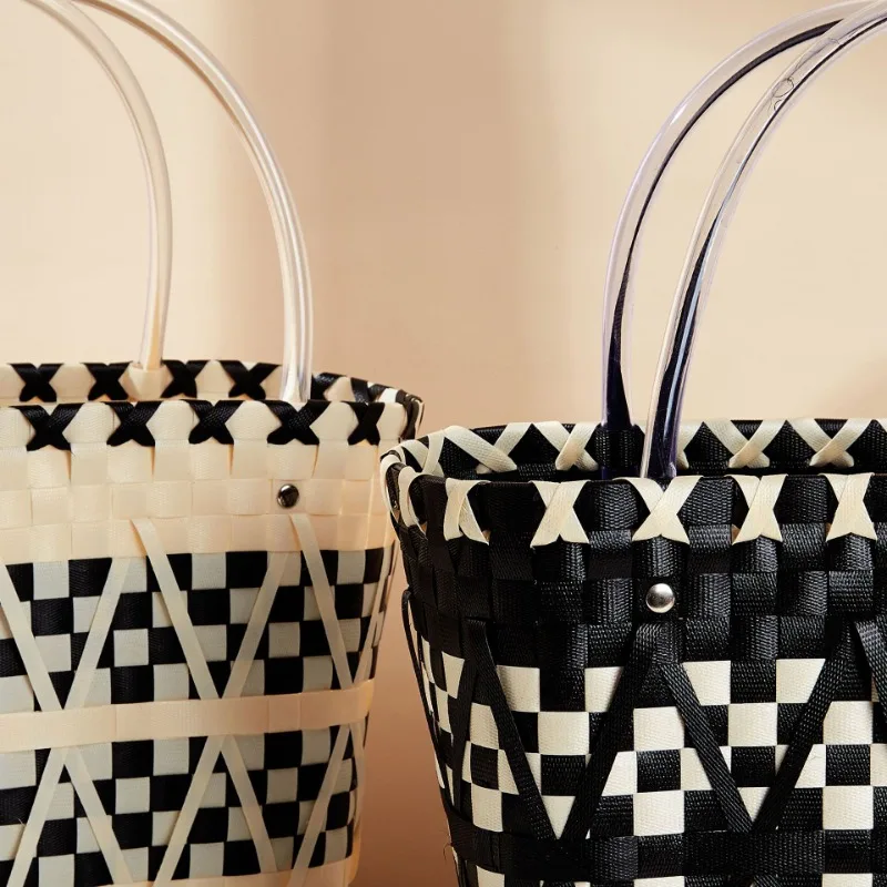 New Arrivals Plastic Woven Women\'s Handbag Fashion Black White Color Contrast Tote Bag Summer Travel Holiday Shopping Beach Bag