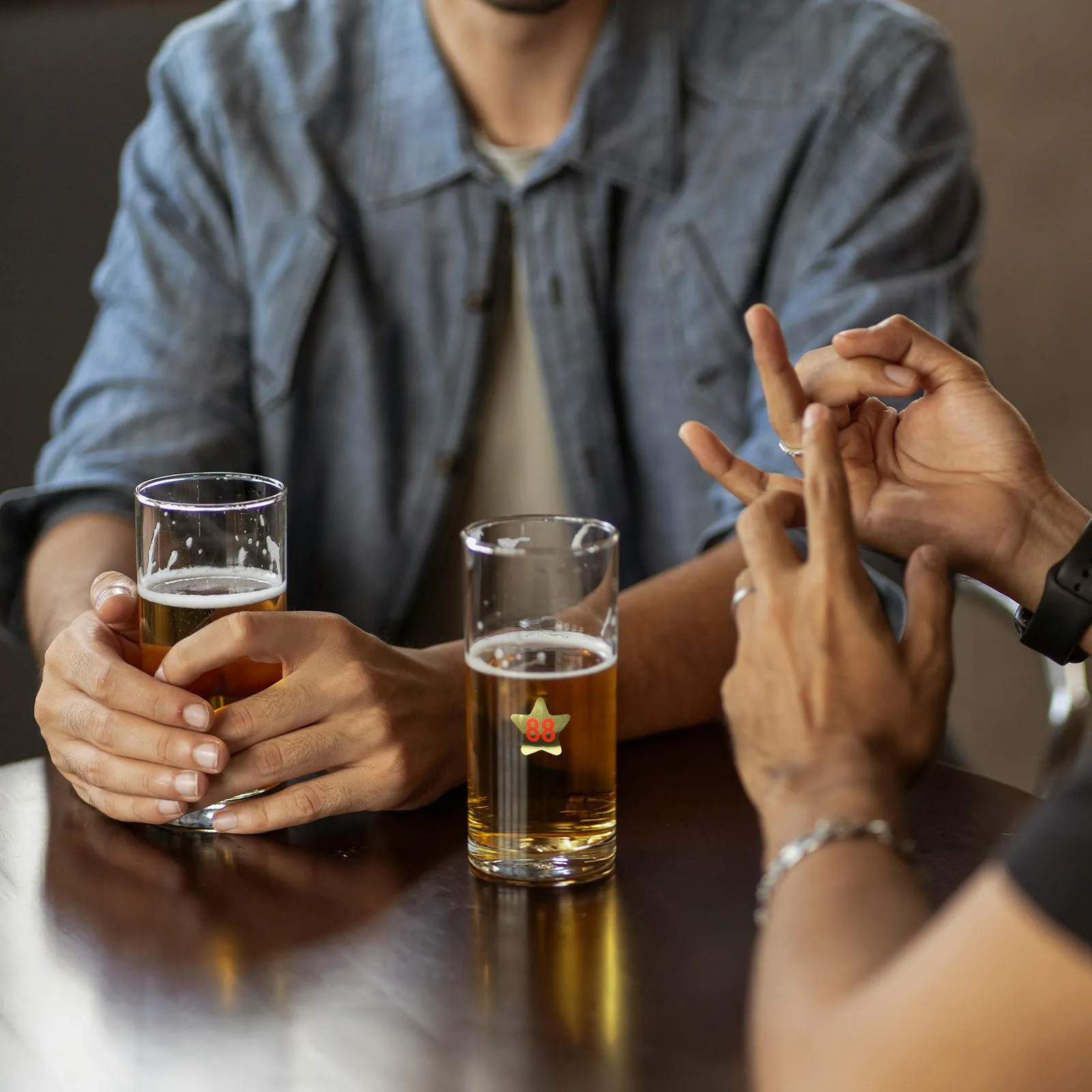 

99 шт. наклеек-звездочек для маркировки бокалов, идентификаторы напитков для вечеринок, декоративные этикетки для бара и вина