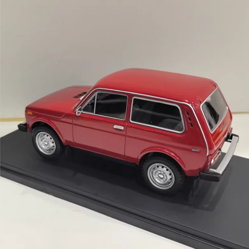 

Краска дефект WHITEBOX 1/24 LADA NIVA сплав имитация модели автомобиля статическая коллекция украшенные праздничные подарки игрушки