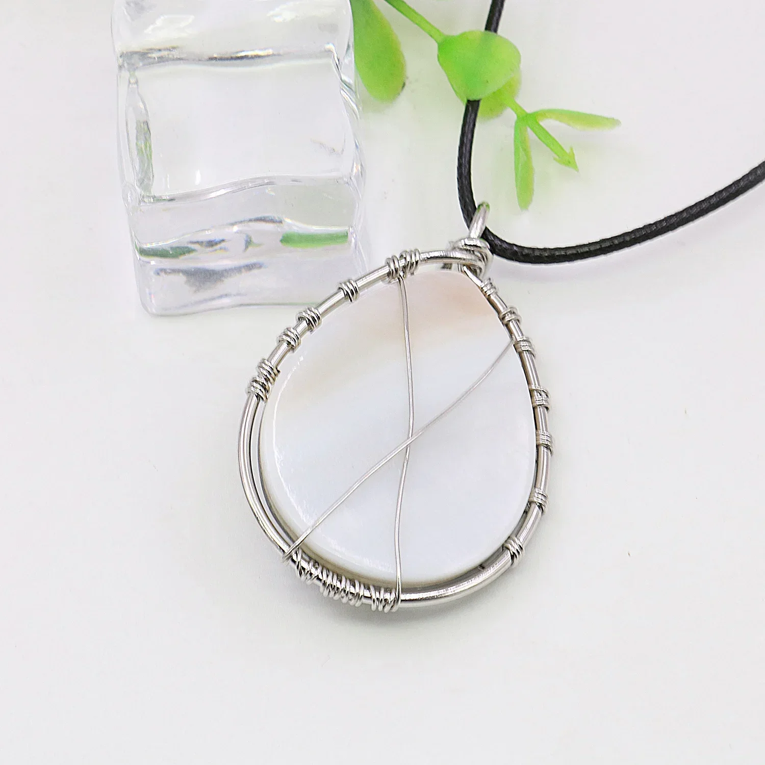 35x45mm Natural Abalone Shell Pendant,Water Drop Shape Tree of Life Necklace,Neckchain,Suitable for Men/Women,Gift for Men/Women