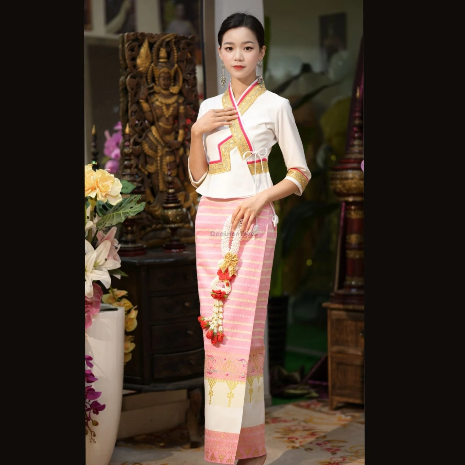 

2024 thailand traditional women elegant daily clothes gilded yarn splashing garment dai minority festival travel photography set