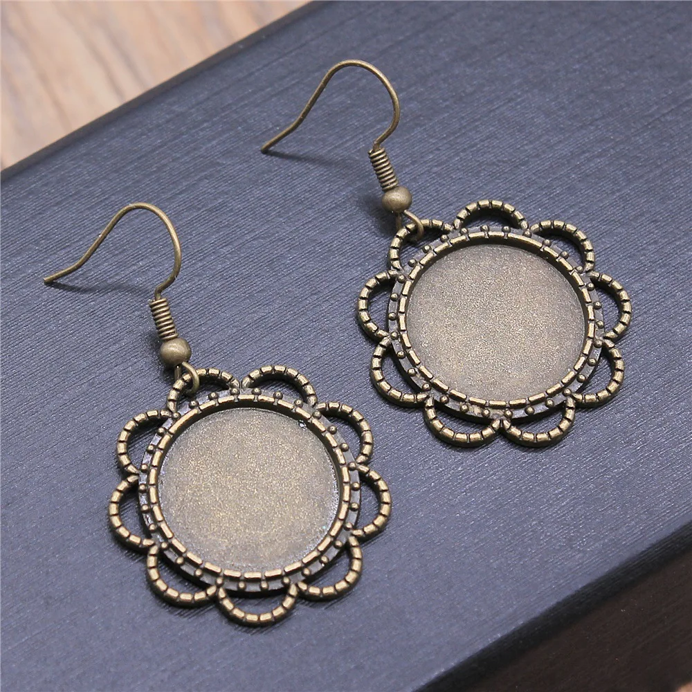 Fashion Handmade Antique Bronze Color 18mm Inner Size Round Flower Style Cameo Cabochon Pendant Earrings Findings