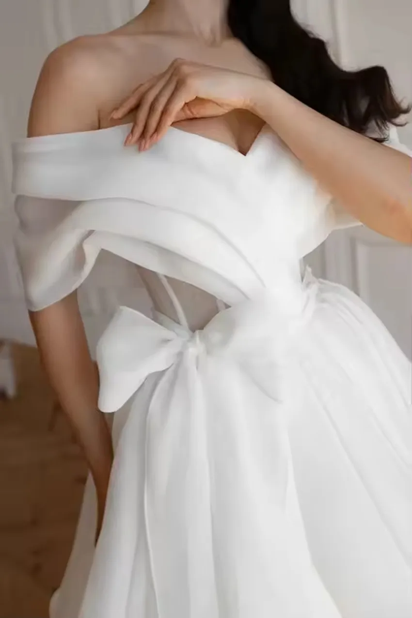 Robe de bal courte personnalisée, épaules dénudées, Mini robe de soirée plissée en Organza blanc, ligne a, à lacets, dos nu, robes de fête de mariage