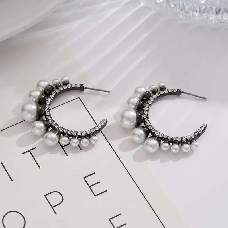 

High End Fashionable Versatile White Pearl C-Shaped Ring Earrings New Women's Temperament Elegant Sweet And Romantic Collection