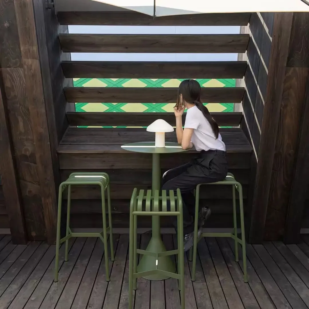 Leisure courtyard Outdoor tables and chairs Cafe Open-air balcony Dining table and chairs Combination villa Garden Outdoor table