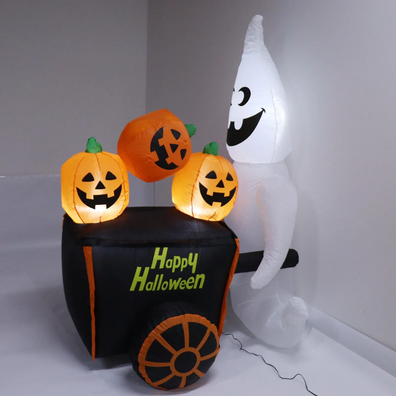 

Halloween feet white ghost cart decoration, elf pumpkin cart imitates real ghost festival, outdoor Halloween
