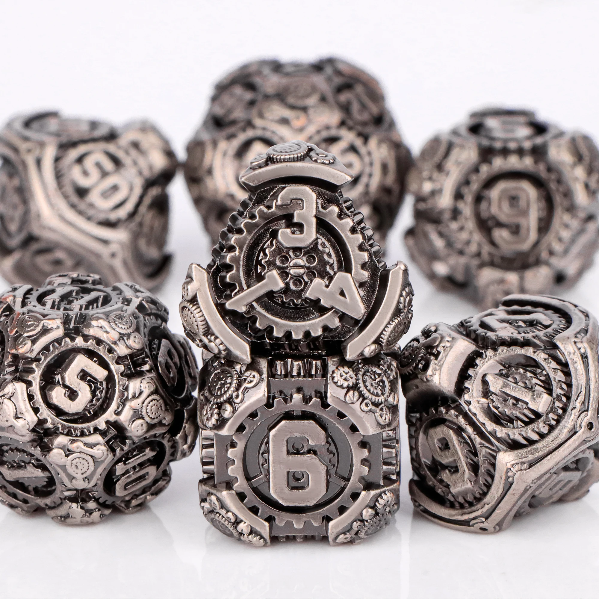 Metalen dobbelstenen set D&D 7-delige DND metalen dobbelstenen tandwiel dobbelstenen voor kerkers en draken rollenspel cool DND geschenken voor spelers DM bordspel