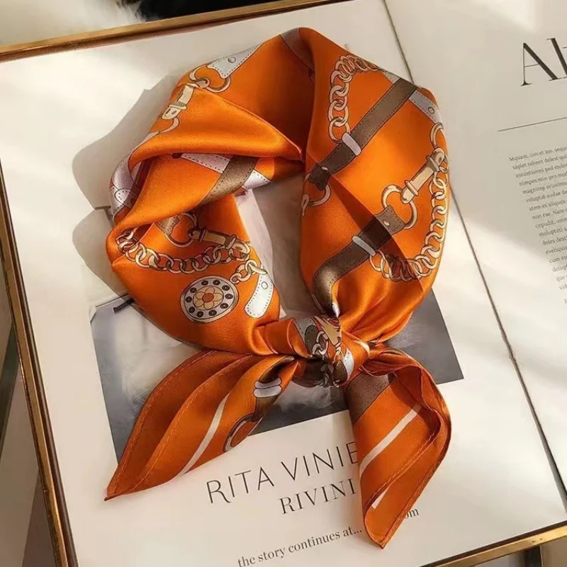 

Luxury Print Chain Neck Tie Shawl 2025 Silk Square Scarf Women Wraps Female 70cm Hair Hand Wrist Headkercheif Hijab Bandana