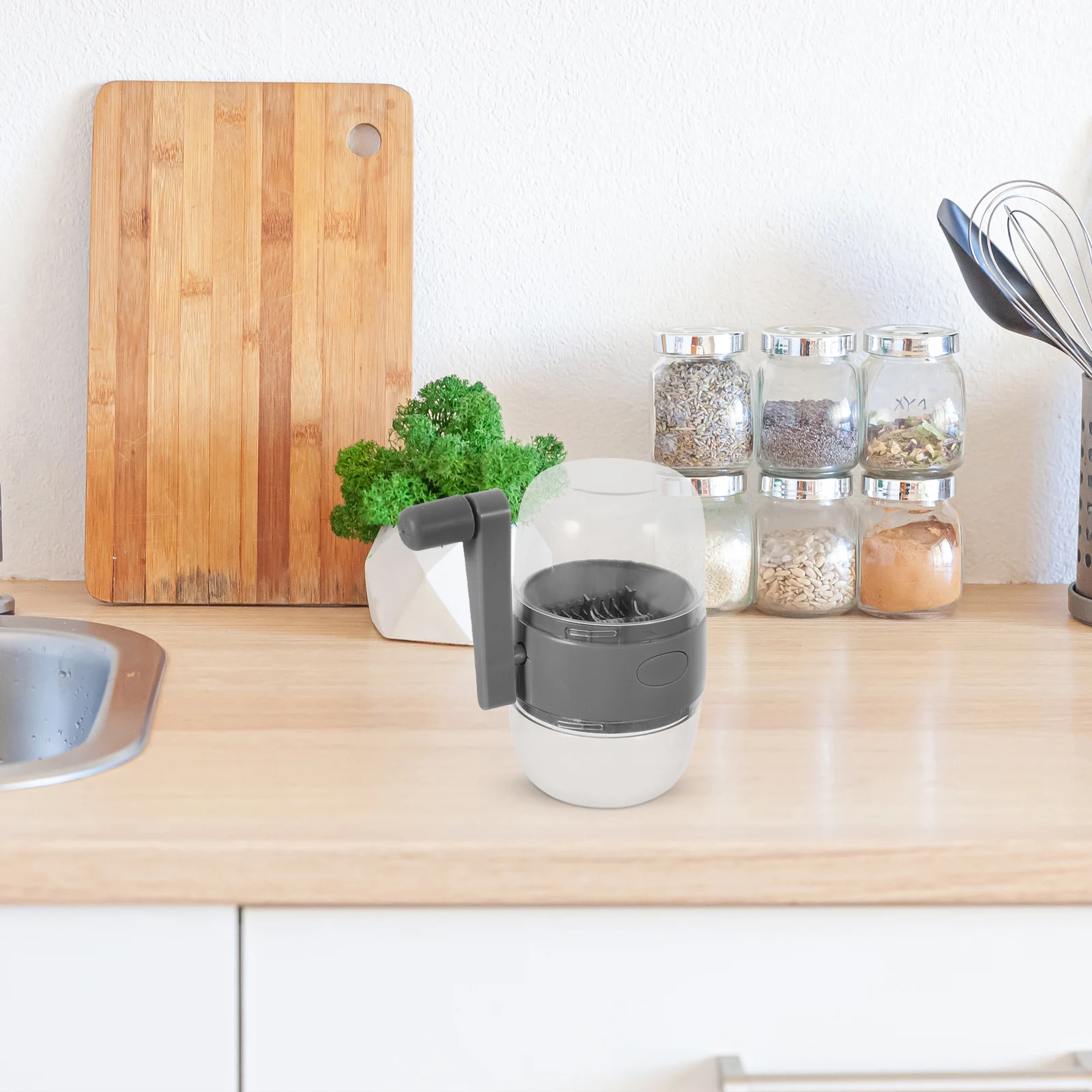 

1Pcs Manual Nut Grinder Hand Crank Kitchen Garlic Mincer Vegetable Shredder Nut Chopper Dried Fruit Crusher