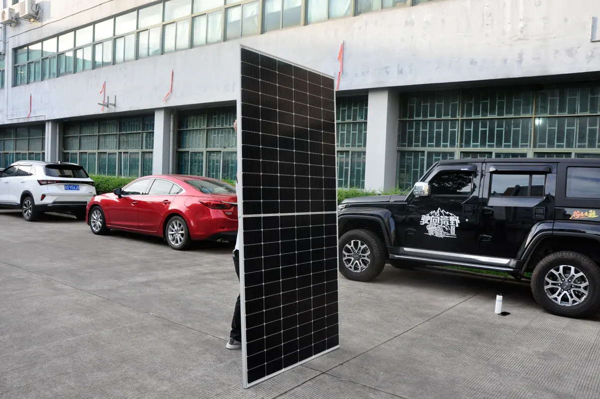 MonocBN-Panneau solaire avec cellules semi-coupées, panneaux photovoltaïques, système hors réseau, piscine domestique, toit de ferme, chargeur solaire MBB, 620W